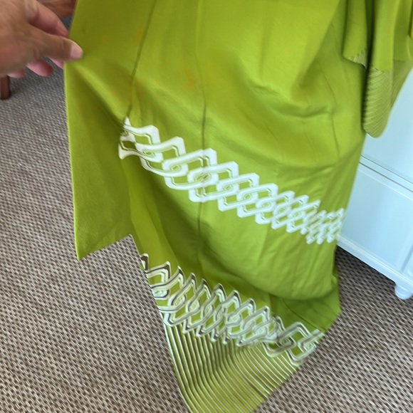 Vintage Silk Kimono in lime green - Picture 7 of 7